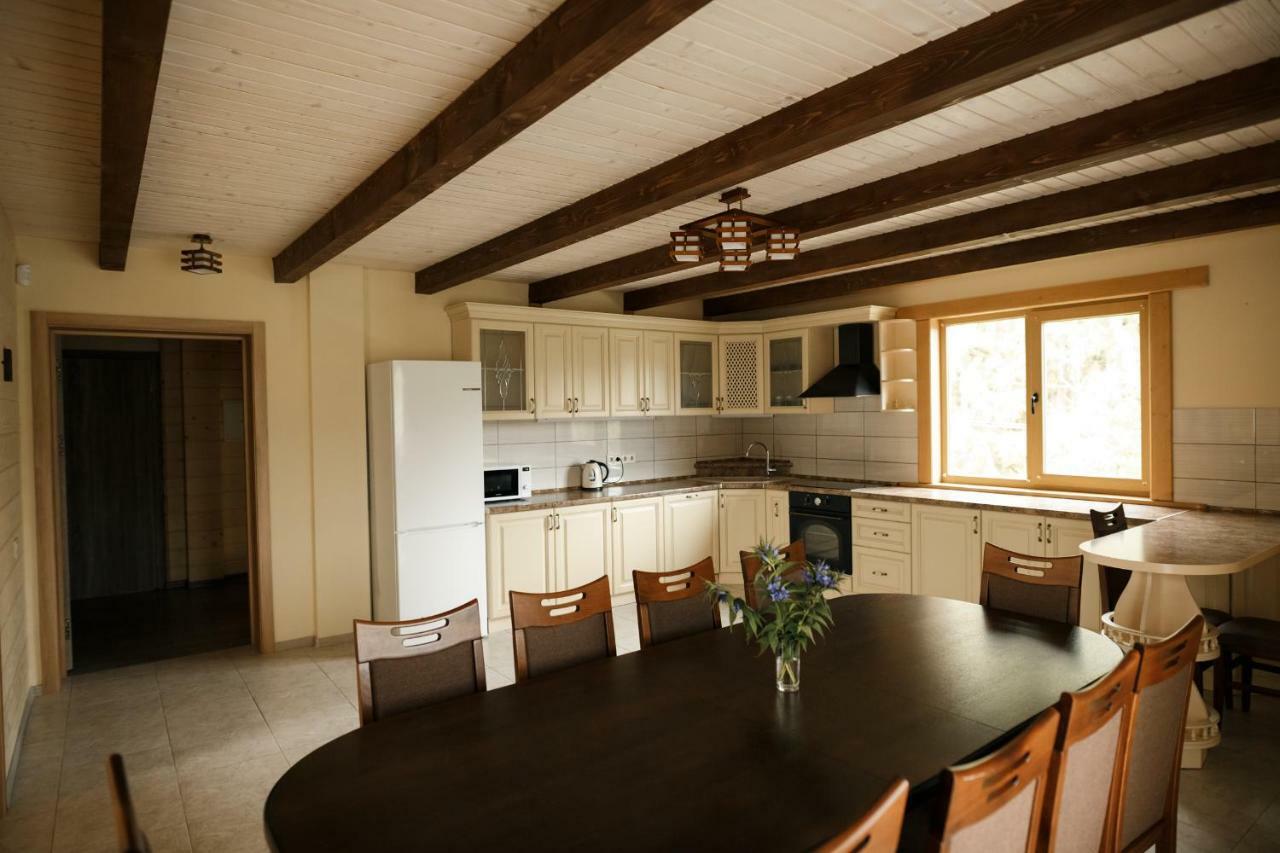 Gutsulwood Villa Yablunytsia Buitenkant foto