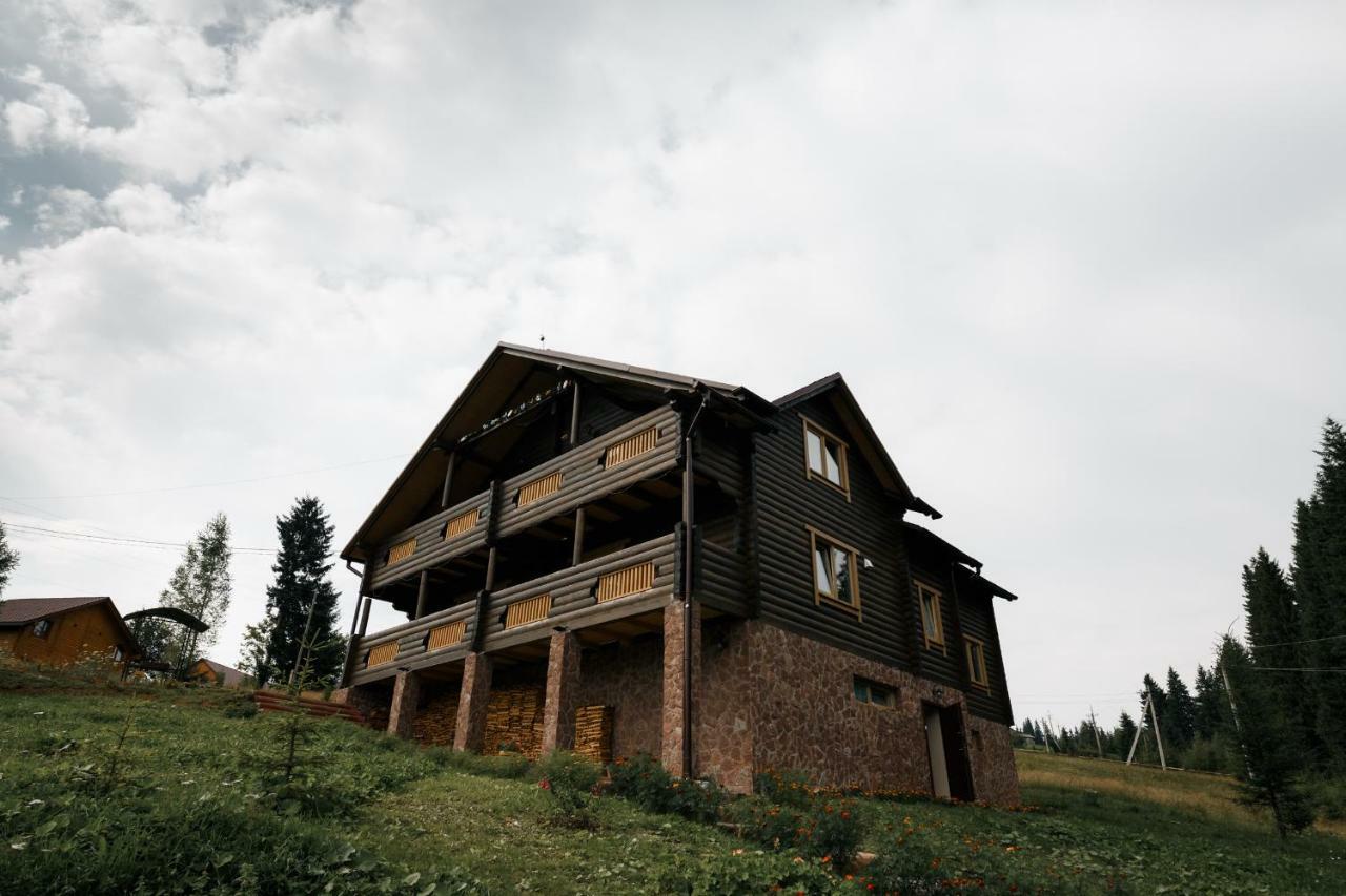 Gutsulwood Villa Yablunytsia Buitenkant foto